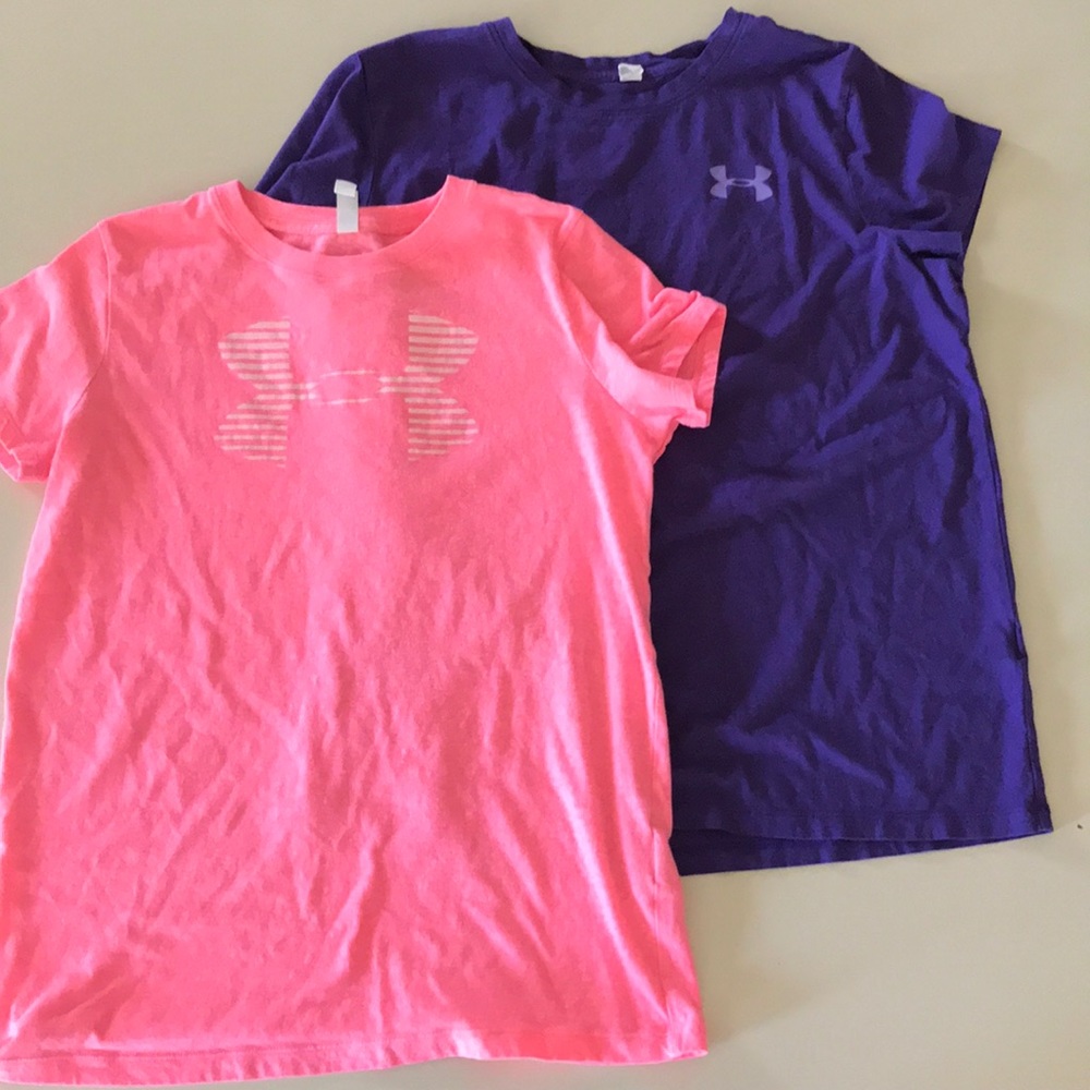 Lot of two under armour tee shirts pink and purple